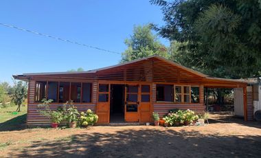 Se vende parcela 7.430 m2 con casa en Pelarco