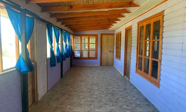 Se vende parcela 7.430 m2 con casa en Pelarco