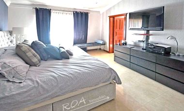Puerta de Hierro: Hermosa Residencia en Coto Privado Zona Andares