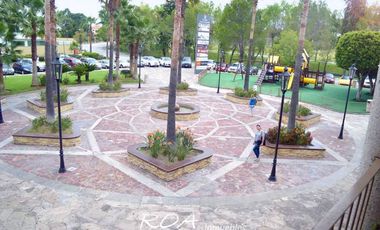 Puerta de Hierro: Hermosa Residencia en Coto Privado Zona Andares