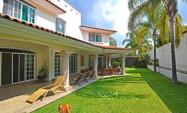 Puerta de Hierro: Hermosa Residencia en Coto Privado Zona Andares