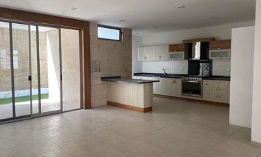 Casa en venta en Punta del Este a 2 cuadras de Walmart