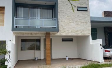 Casa en venta en Punta del Este a 2 cuadras de Walmart