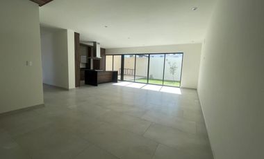 HERMOSA CASA NUEVA EN RENTA