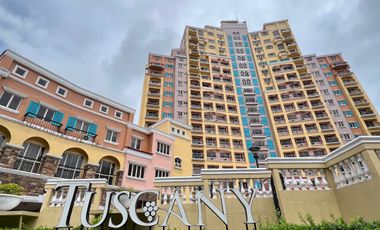 Tuscany Private Estate condo with parking near BGC and C5