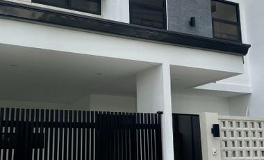 4 BEDROOM HOUSE AND LOT FOR SALE IN ANGELES CITY,PAMPANGA