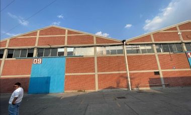 Bodega en renta de 2500 m2 en Av. Ceylan