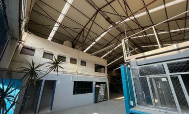 Bodega en renta de 2500 m2 en Av. Ceylan