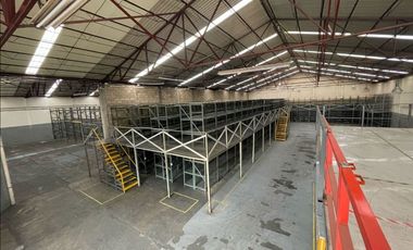 Bodega en renta de 2500 m2 en Av. Ceylan