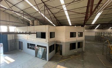 Bodega en renta de 2500 m2 en Av. Ceylan