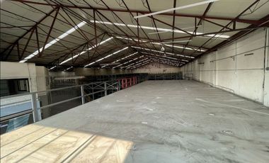 Bodega en renta de 2500 m2 en Av. Ceylan