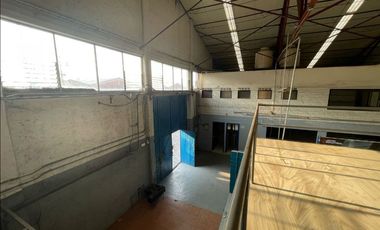 Bodega en renta de 2500 m2 en Av. Ceylan