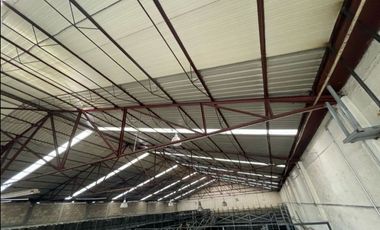 Bodega en renta de 2500 m2 en Av. Ceylan