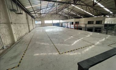 Bodega en renta de 2500 m2 en Av. Ceylan