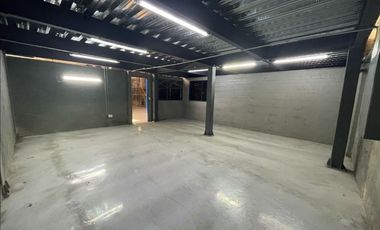 Bodega en renta de 2500 m2 en Av. Ceylan