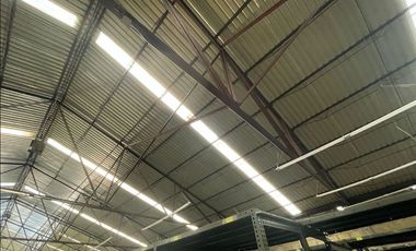 Bodega en renta de 2500 m2 en Av. Ceylan