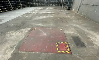 Bodega en renta de 2500 m2 en Av. Ceylan