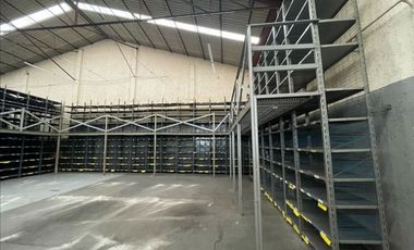 Bodega en renta de 2500 m2 en Av. Ceylan
