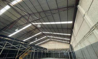 Bodega en renta de 2500 m2 en Av. Ceylan