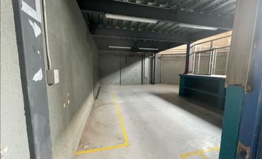 Bodega en renta de 2500 m2 en Av. Ceylan