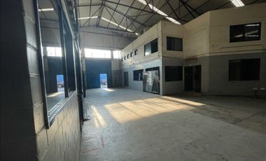 Bodega en renta de 2500 m2 en Av. Ceylan