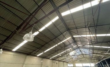 Bodega en renta de 2500 m2 en Av. Ceylan