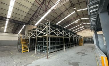 Bodega en renta de 2500 m2 en Av. Ceylan
