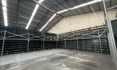Bodega en renta de 2500 m2 en Av. Ceylan