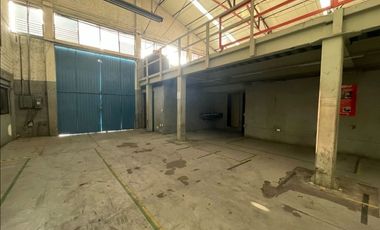 Bodega en renta de 2500 m2 en Av. Ceylan