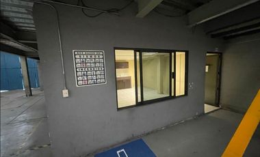 Bodega en renta de 2500 m2 en Av. Ceylan