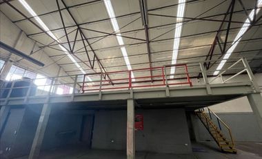 Bodega en renta de 2500 m2 en Av. Ceylan