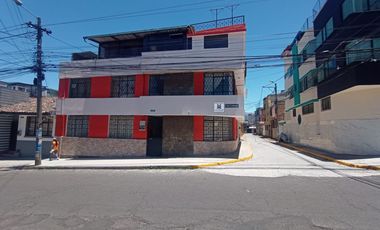 VENDO CASA EN EL SECTOR DE LA MAGDALENA, AMPLIA, SEGURA, ESQUINERA, RENTERA