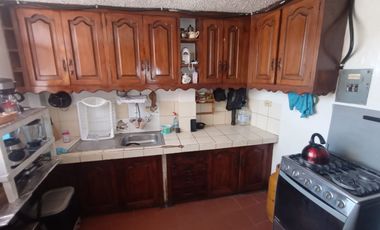 VENDO CASA EN EL SECTOR DE LA MAGDALENA, AMPLIA, SEGURA, ESQUINERA, RENTERA