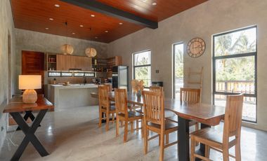 Villa for sale in Alfonsos, Cavite