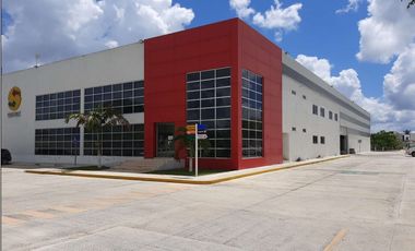 Nave industrial en renta o venta, oficinas amuebladas, sobre Periférico de Mérida, Zona Oriente