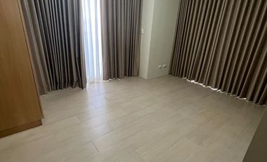 FOUR BEDROOMS WITH PARKING IN UPTOWN RITZ AT BGC