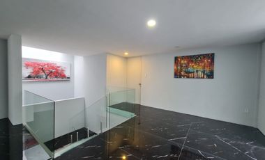 A ESTRENAR IMPECABLE CASA TOTALMENTE REMODELADA