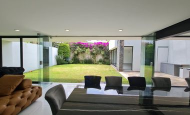 A ESTRENAR IMPECABLE CASA TOTALMENTE REMODELADA