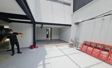 A ESTRENAR IMPECABLE CASA TOTALMENTE REMODELADA