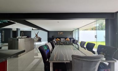 A ESTRENAR IMPECABLE CASA TOTALMENTE REMODELADA