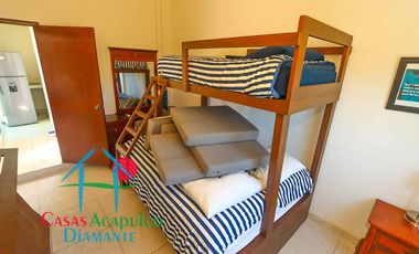 Casa con tres terrazas, roof garden, 2 estacionamientos