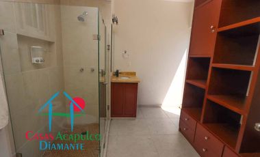 Casa con tres terrazas, roof garden, 2 estacionamientos