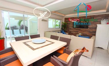 Casa con tres terrazas, roof garden, 2 estacionamientos