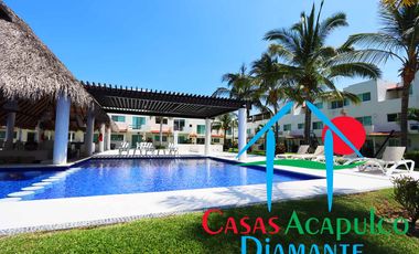 Casa con tres terrazas, roof garden, 2 estacionamientos