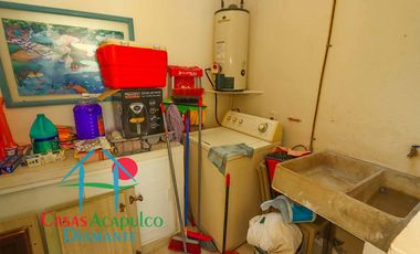 Casa con tres terrazas, roof garden, 2 estacionamientos