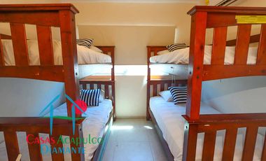 Casa con tres terrazas, roof garden, 2 estacionamientos