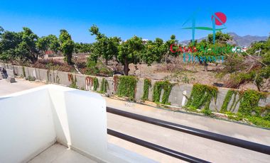 Casa con tres terrazas, roof garden, 2 estacionamientos