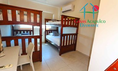 Casa con tres terrazas, roof garden, 2 estacionamientos