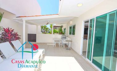 Casa con tres terrazas, roof garden, 2 estacionamientos