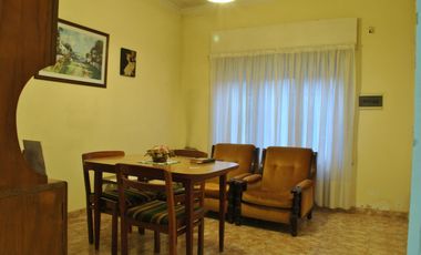 Castelar Norte - Venta - Chalet 3 Ambientes Impecable